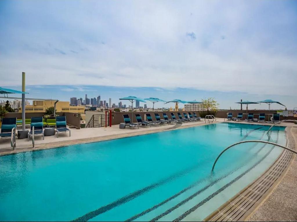 K-Town Modern Luxury 2 Bedroom La